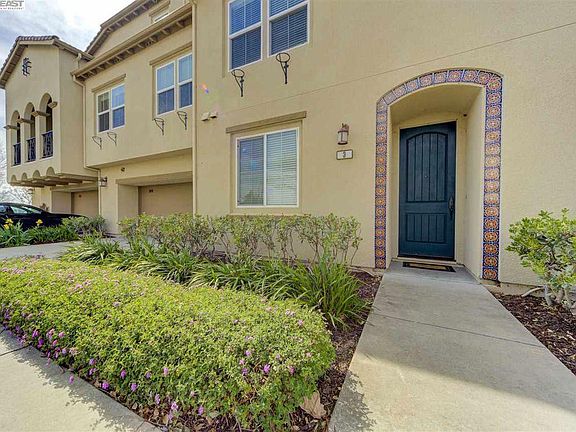 4th image of 588 Dovecote Ln Unit 3
