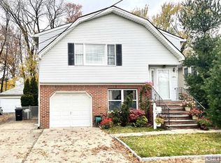 191 Martha Ave, Elmwood Park, NJ 07407