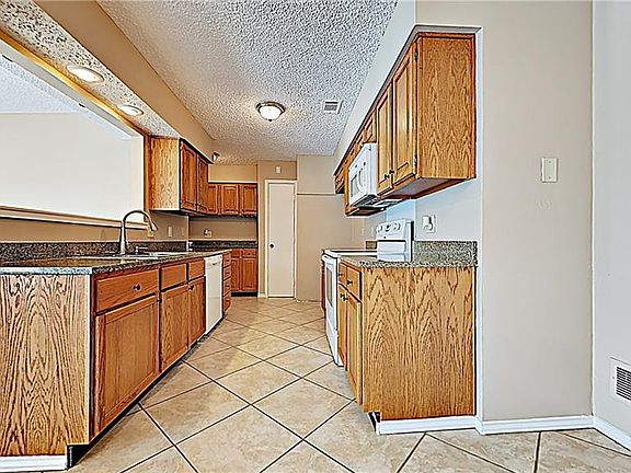 4th image of 1326 Starling Ln