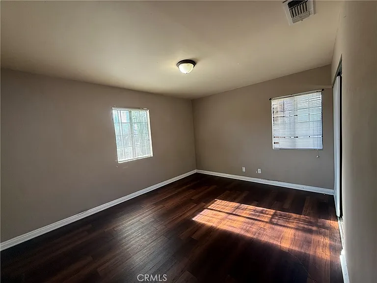 7051 Lindley Ave — Photo 7