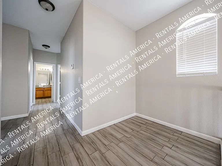 3825 S 60th Dr — Photo 19