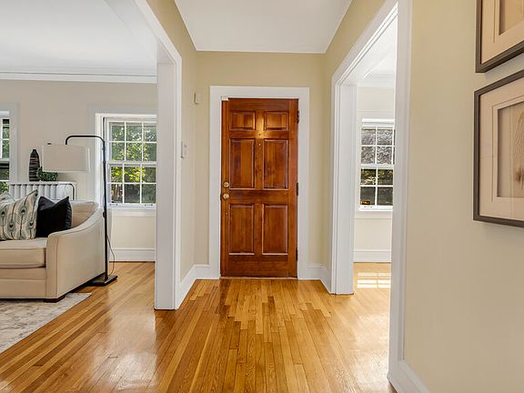 2nd image of 9 Aberdeen Pl #F
