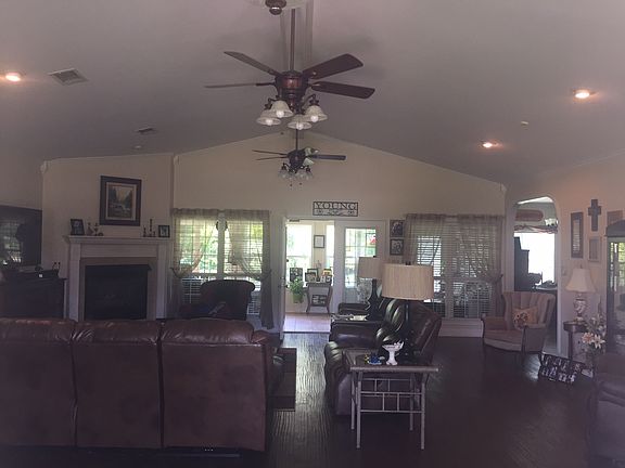 3rd image of 619 County Road 1218