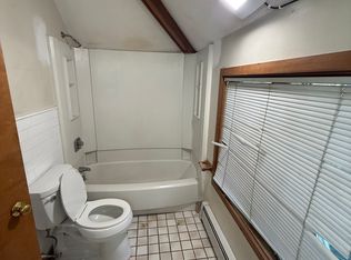 28 Quaker Ln S APT 2, West Hartford, CT 06119