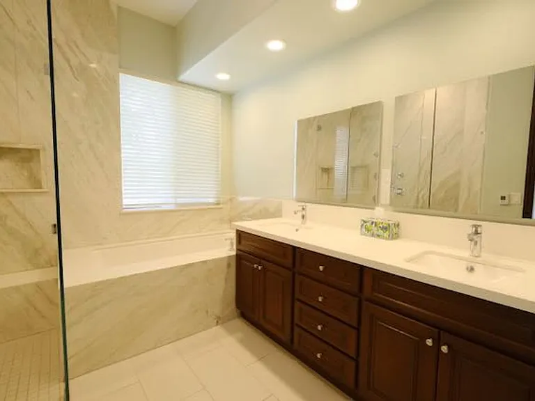 701 Loma Adria — Photo 18