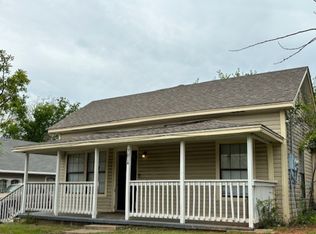 701 N Ruddell St #A, Denton, TX 76209