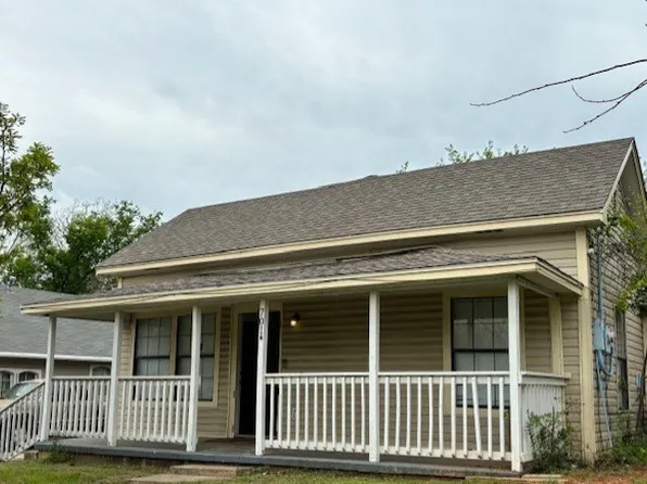 701 N Ruddell St #A, Denton, TX 76209