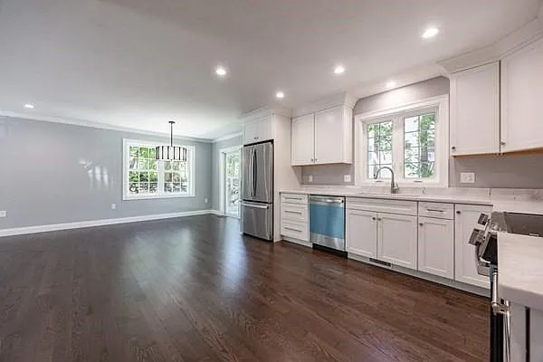122 Canal St — Photo 10