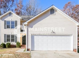 9912 Holly Tree Dr, Charlotte, NC 28215
