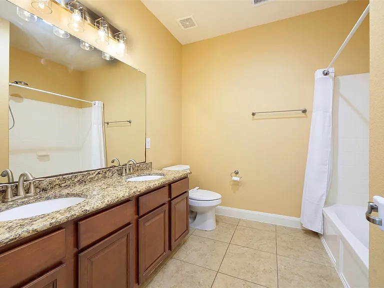 6743 Honeycrest Ln — Photo 15
