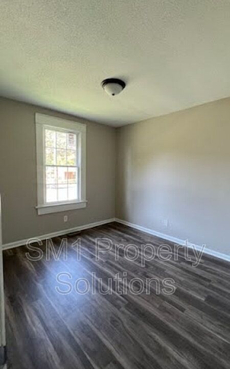 1st image of 501 Broad Ave #1