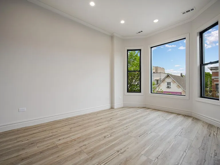 1710 W Belmont Ave #301 — Photo 13