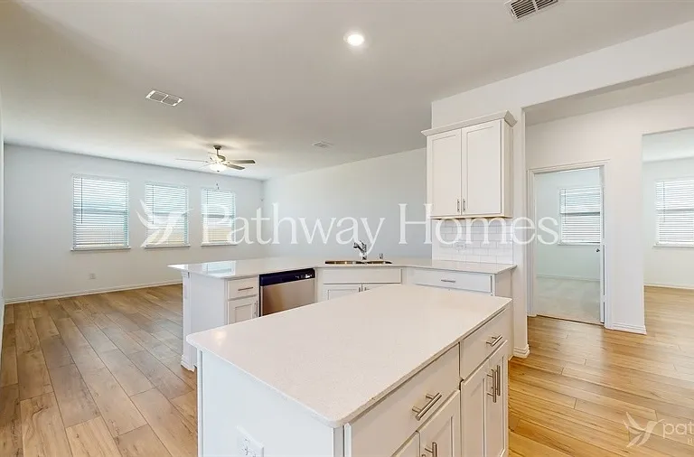 929 Rusty Spur Ln — Photo 6