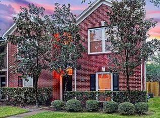 926 E Heights Hollow Ln, Houston, TX 77007