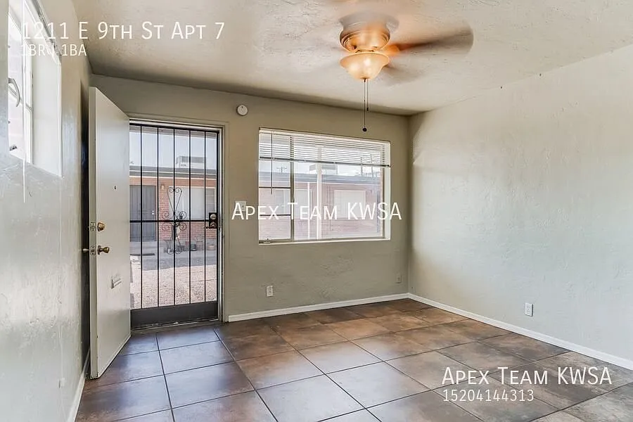 $795- Quiet 1 bed / 1 bath Apartment Moments Away from the University of Arizona & Central Tucson!! — Photo 2