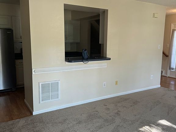 4th image of 208 Bristol Cmn
