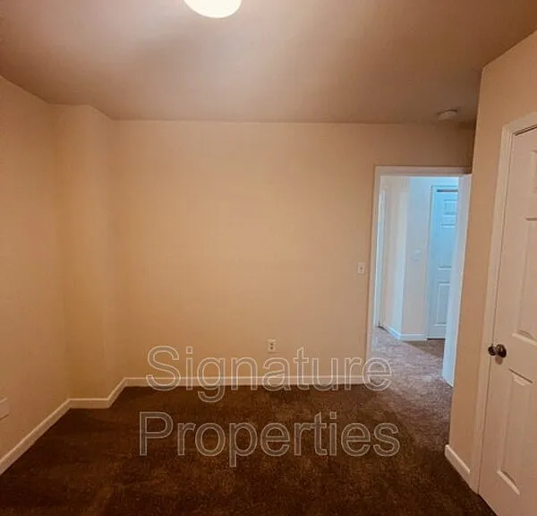 555 Fairfax Ave #G — Photo 19