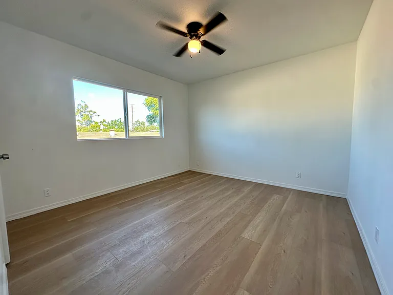 5479 Orange Ave — Photo 14