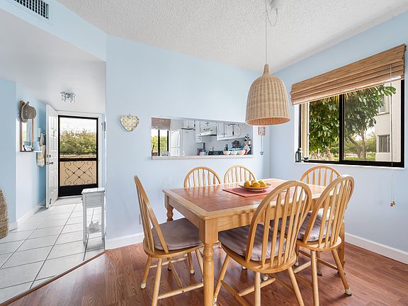 4th image of 3138 Via Poinciana #209