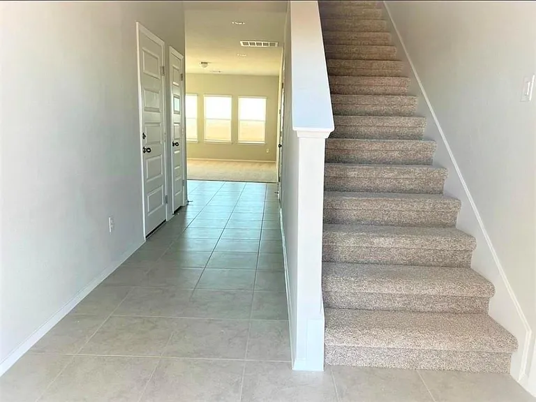2771 Winding Creek Rd — Photo 3