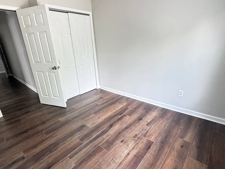 711 W Charles St #2 — Photo 8