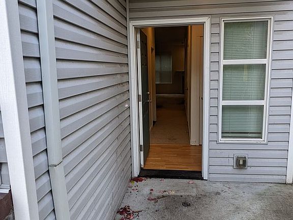 4th image of 16906 NE Halsey St #16932