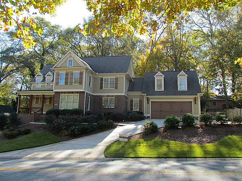 Beautiful Custom built home!