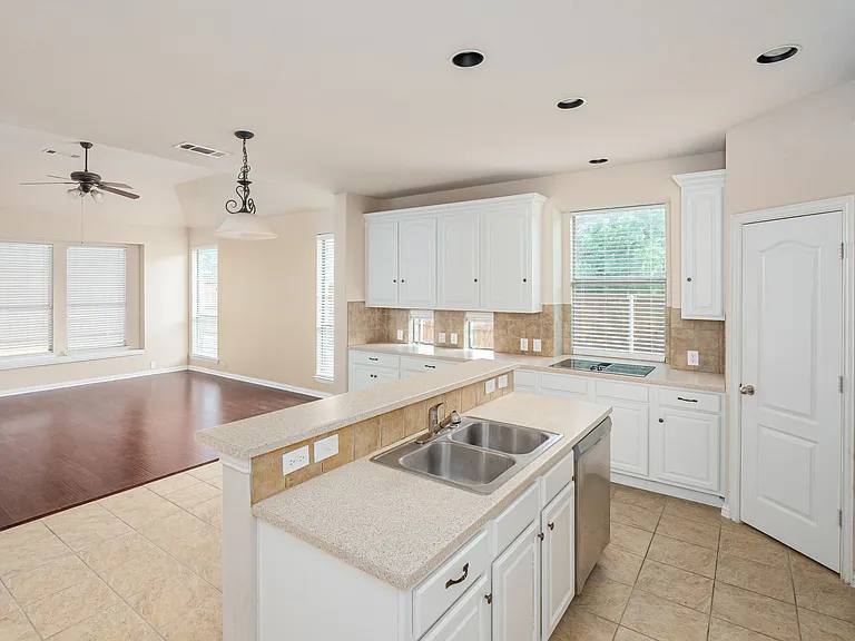 11085 Prescott Dr — Photo 5