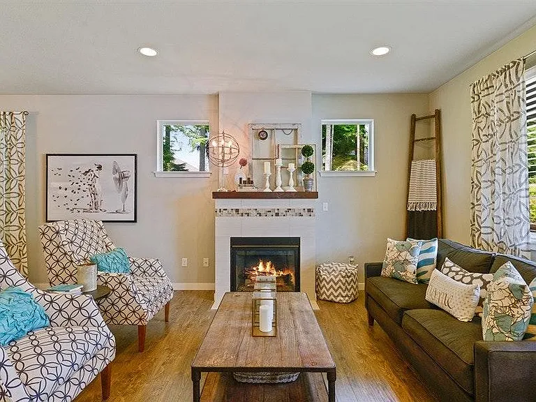 Living Room 4