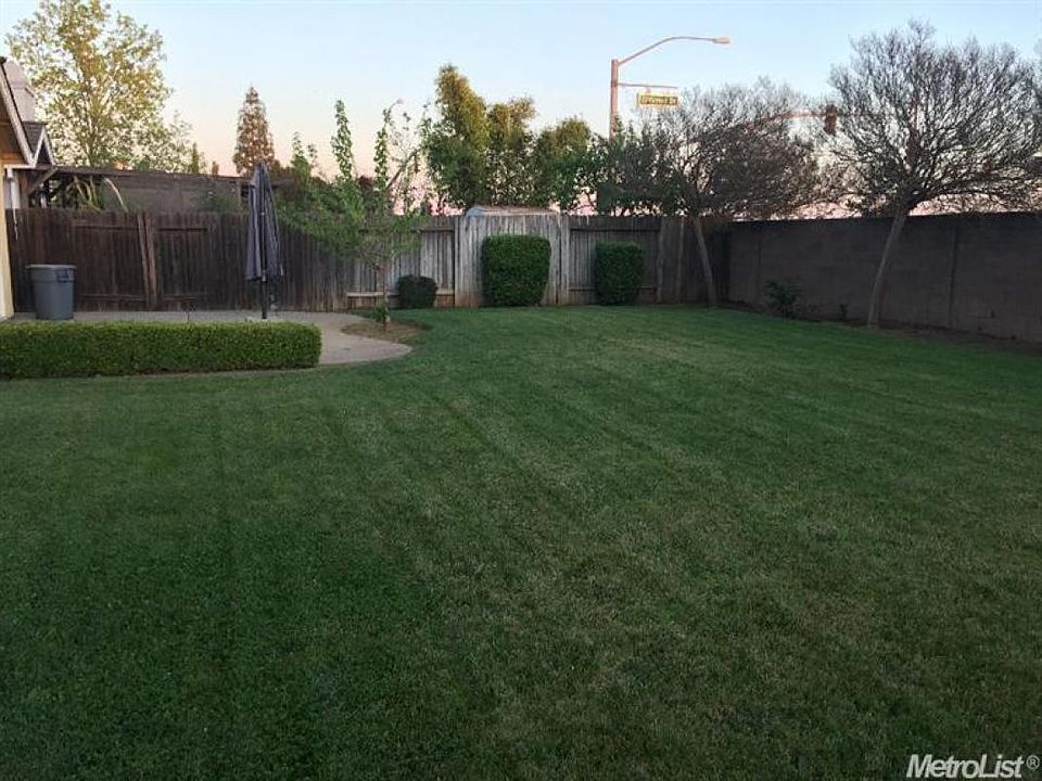 2nd image of 8396 Chevalier Way