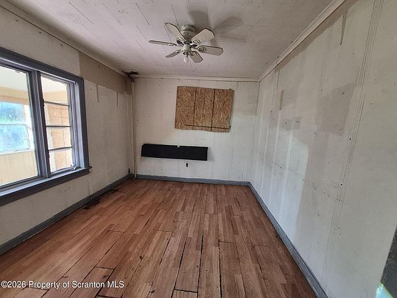 5th image of 511 Meridian Ave