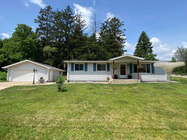 3067 N Grandview Ave, Dubuque, IA 52001