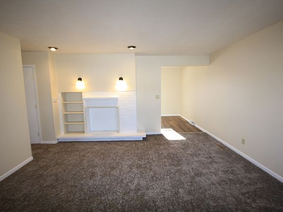2nd image of 811 Cypress Ln