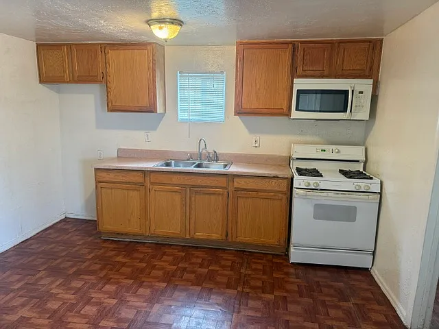 1 bed, 500 sqft, $750 — Photo 2