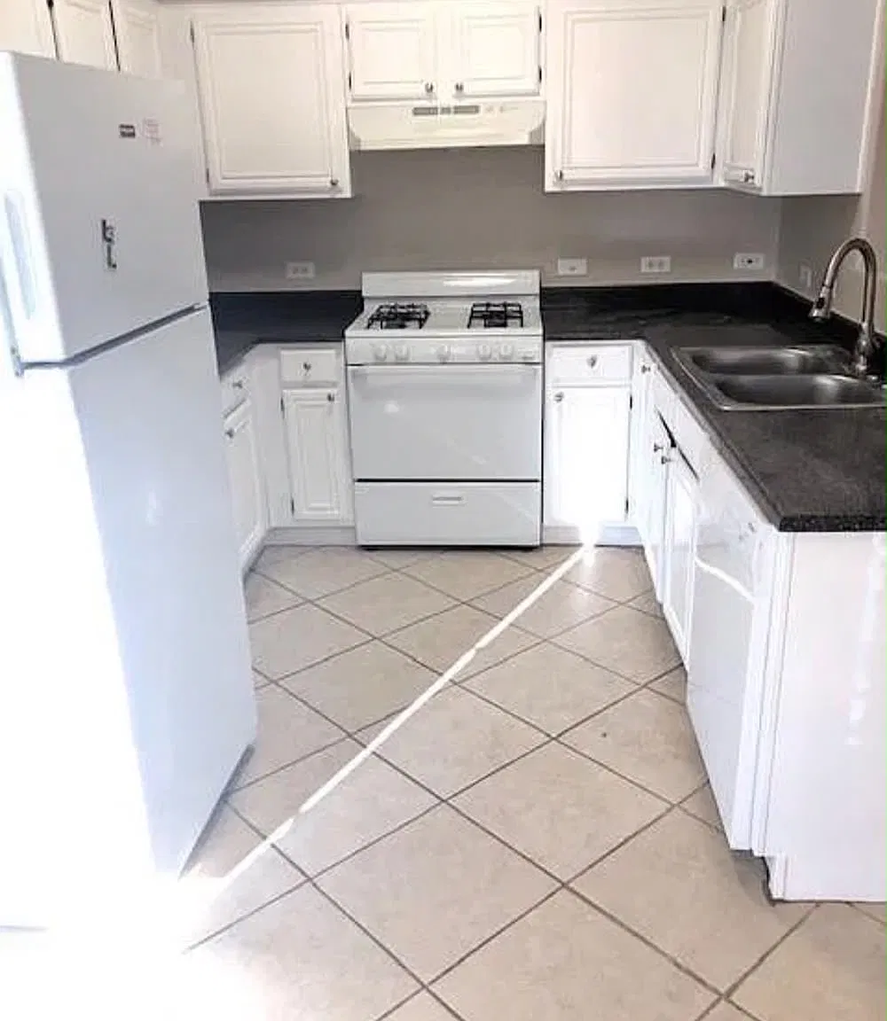 3 bed, 1196 sqft, $1,650 — Photo 4