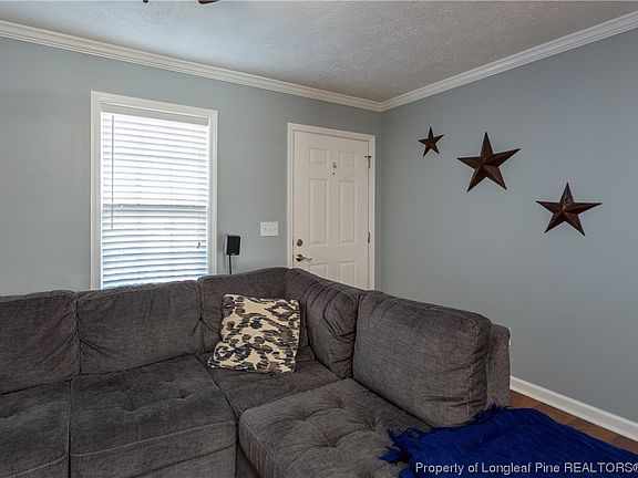 3rd image of 215 Bishop Ln