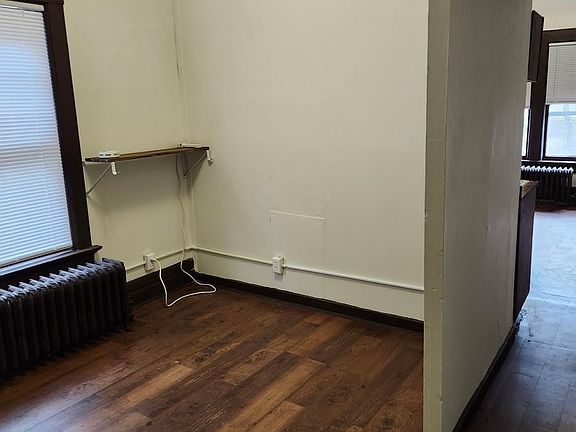 3rd image of 2460 W Kilbourn Ave #4