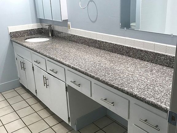 3rd image of 540 Fairview Dr APT A