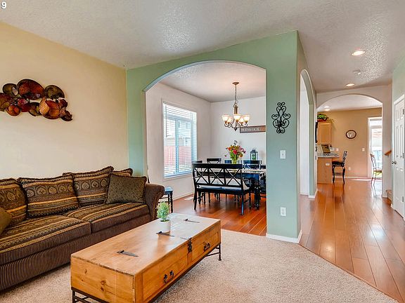 3rd image of 3207 NE 141st Ave