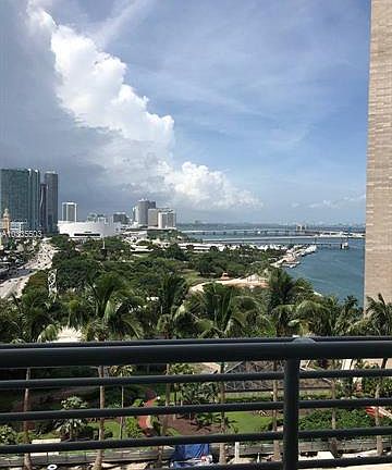 2nd image of 325 Biscayne Blvd #1822
