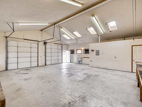 5th image of 8 Avelina Ln