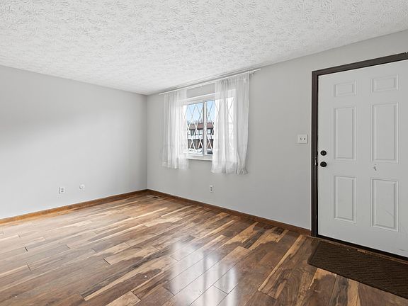 5th image of 4848 Berryhill Ct