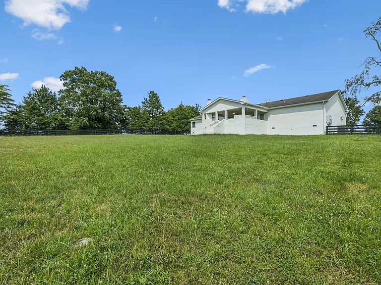 9021 Lane Rd — Photo 38