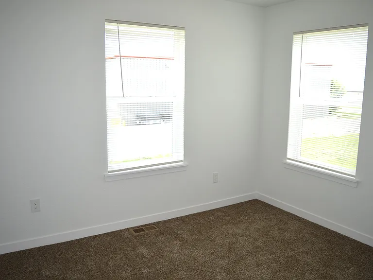 311 Alberts Dr — Photo 23