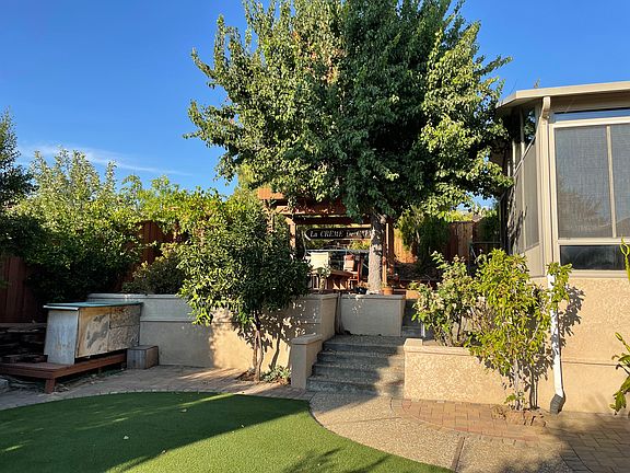 2nd image of 3435 Chapala Dr
