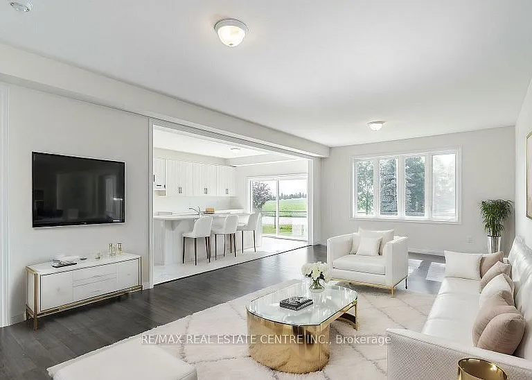 36 Henry Maracle St #UPPER — Photo 2