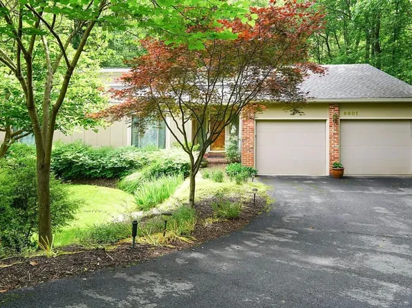 8801 Quiet Stream Ct, Rockville, MD 20854