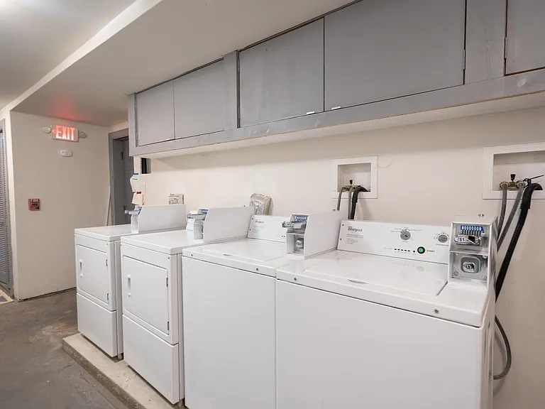 386 Bergen Ave #1R — Photo 15