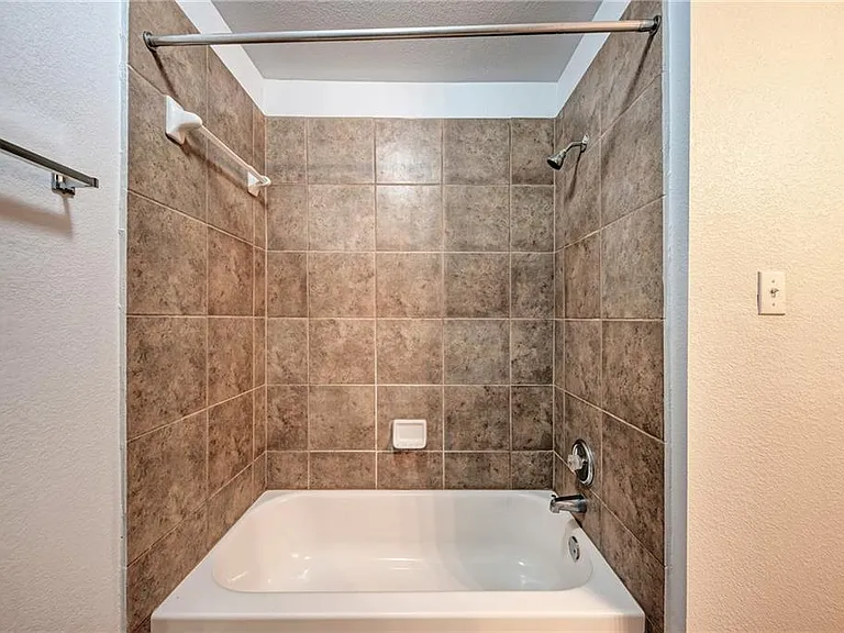 604 Spanish Oak Ter — Photo 33