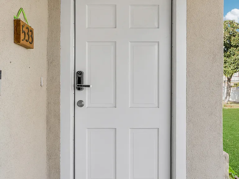 533 N Cerritos Ave — Photo 8